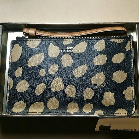 🌷COACH BOXED WRISTLET🌷🌷 - Picture 4 of 8